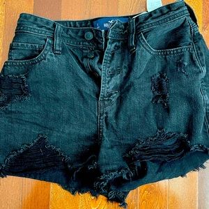 SUPER CUTE distressed black shorts